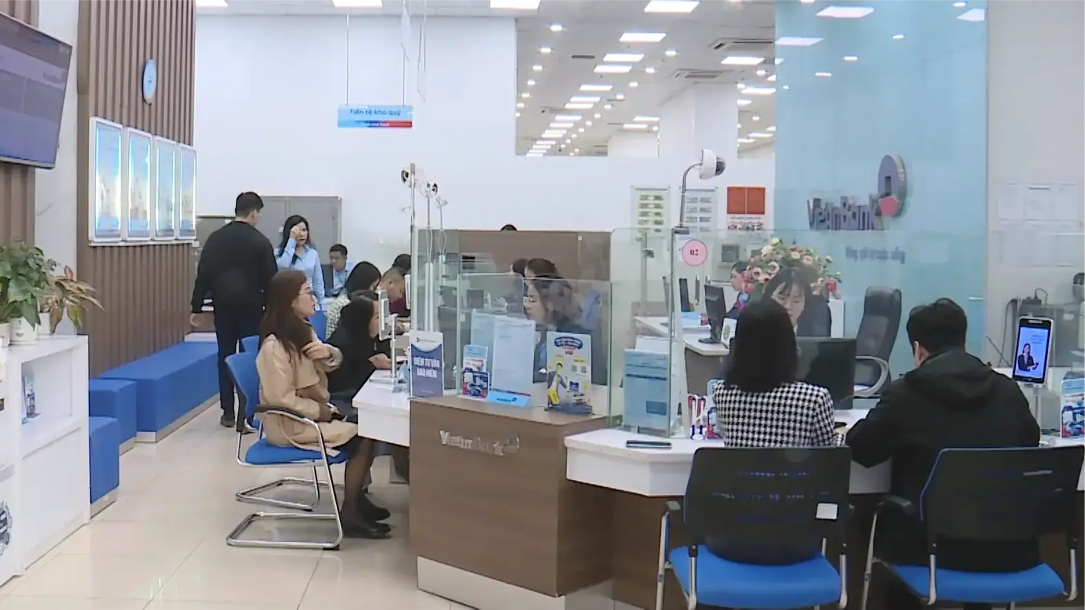 Tín dụng lướt sóng bất động sản | Vấn đề kinh tế | 09/12/2025